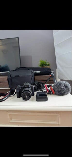 2 adet Softbox ve büyük monfrotto tripot hediyeli CanonM50 vlogger kit