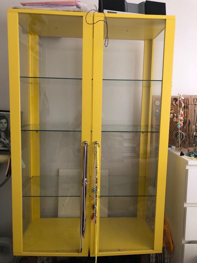 ikea stockholm sarı cam vitrin - 2
