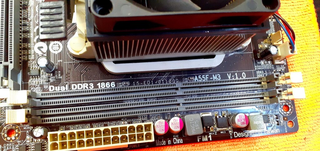 ECS A55F-M3 (1.0) FM1 Socket Anakart ve A4 3300 İşlemci - 9