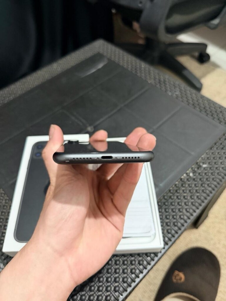 iphone 11 tr 64 gb hatasız değişensiz tertemiz - 5
