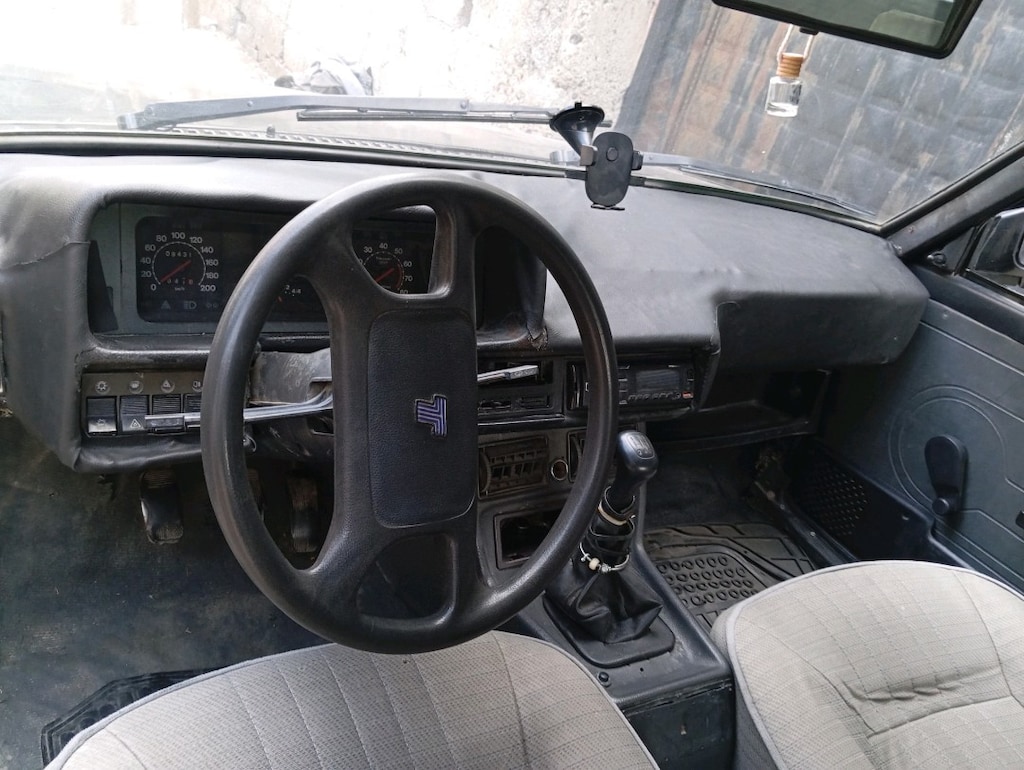 Siyah Tofaş sedan 1993 model - 5