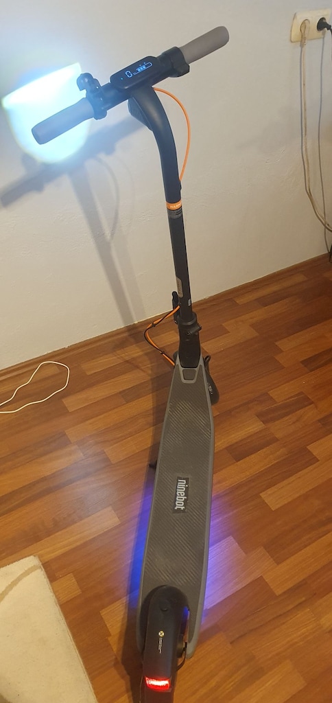Segway Ninebot E2 Plus 500W Kickscooter Scooter Elektrikliscooter - 6