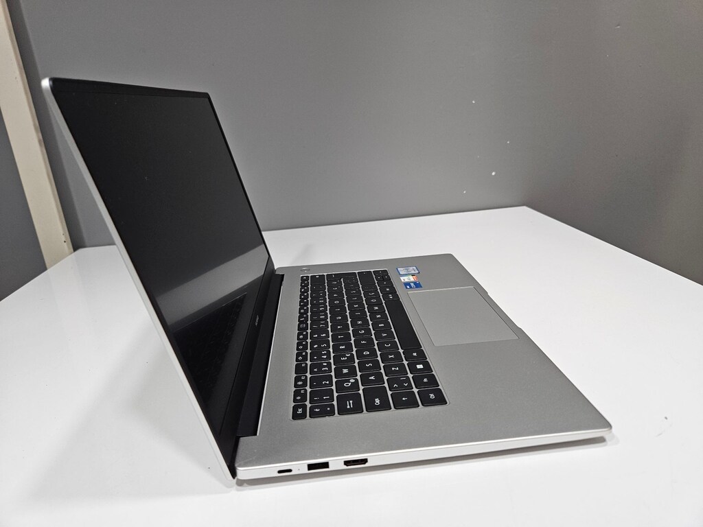 HUAWEİ İ5 11.NESİL + 8 GB RAM + 500 GB SSD + FULL HD - 4