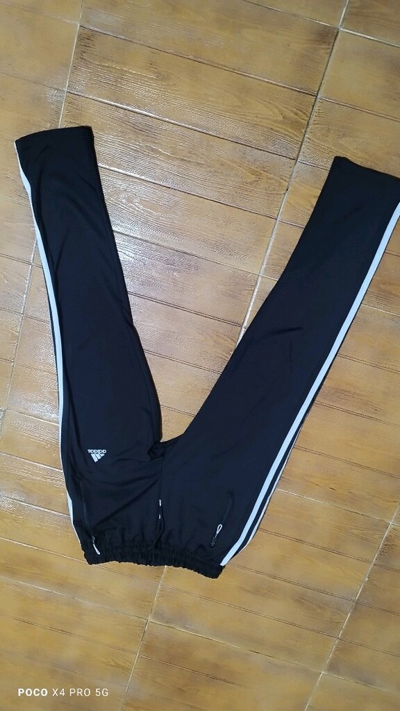 #Adidas likralı eşofman Eni çekilince 43 Boyu 96???BOMBA İNDİRİM.