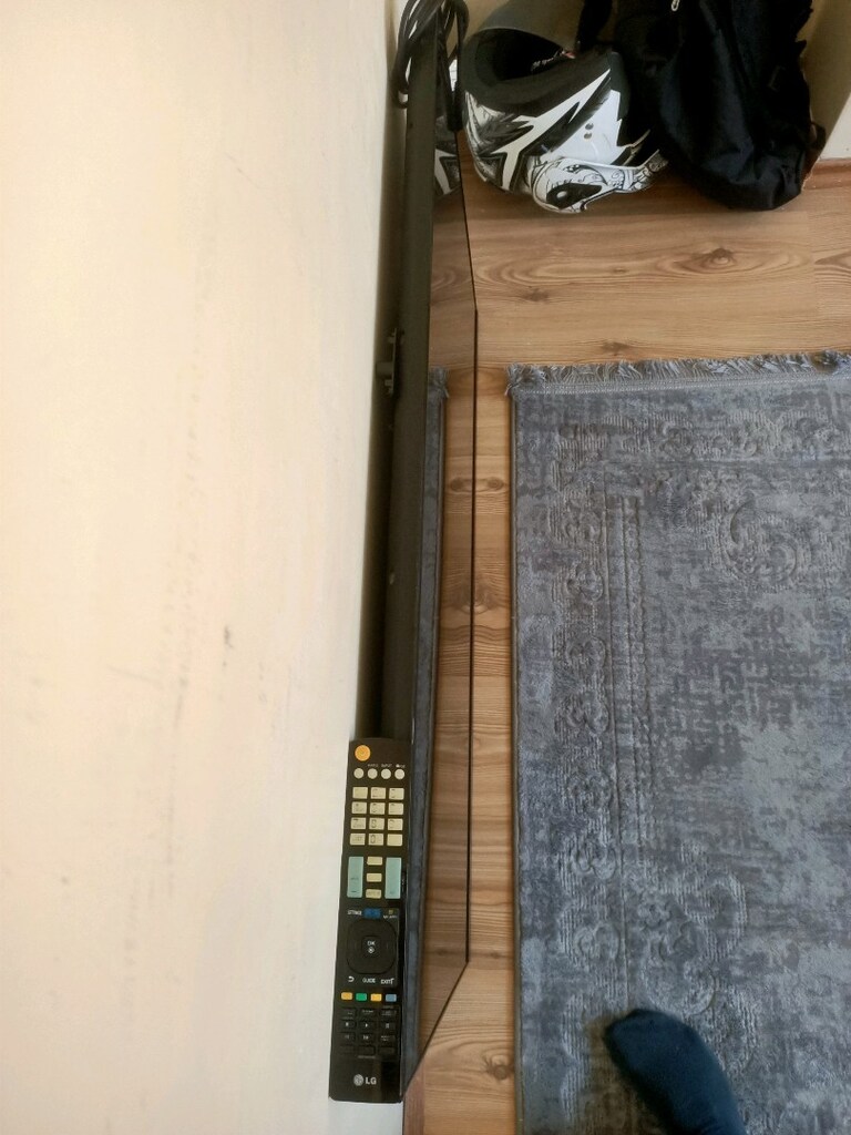 LG LCD TV - 4