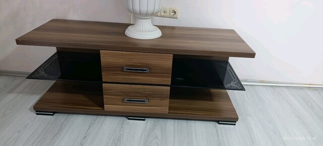 Uygun Fiyatlı Tertemiz 2 çekmeceli şık TV ünitesi