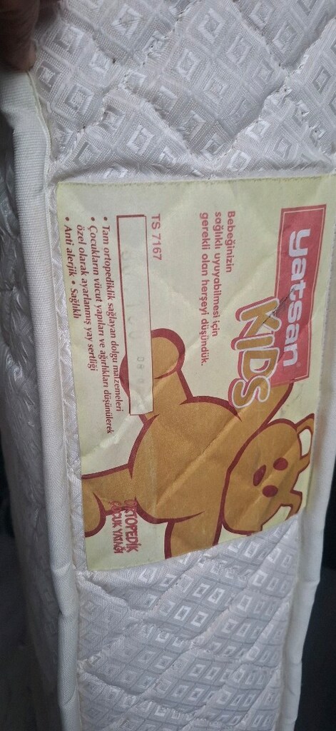 çocuk yatagı saglam 1 2 lekesi var silinince keçer - 3