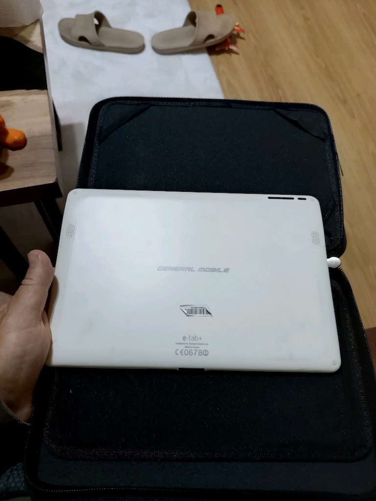 General Mobile E-Tab 4 - 4