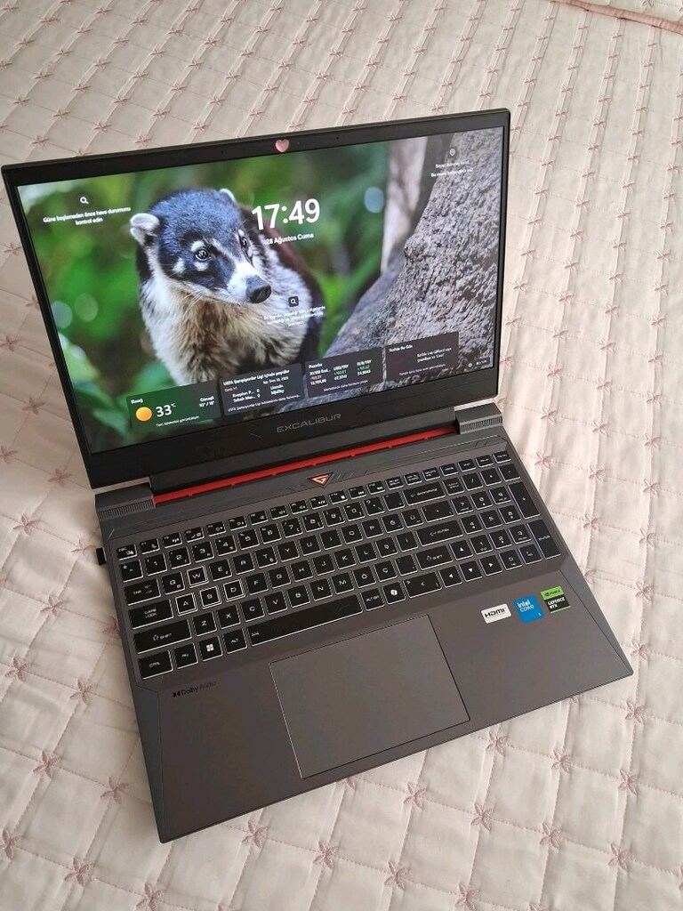CASPER EXCALIBUR RTX 5060 LAPTOP - 4