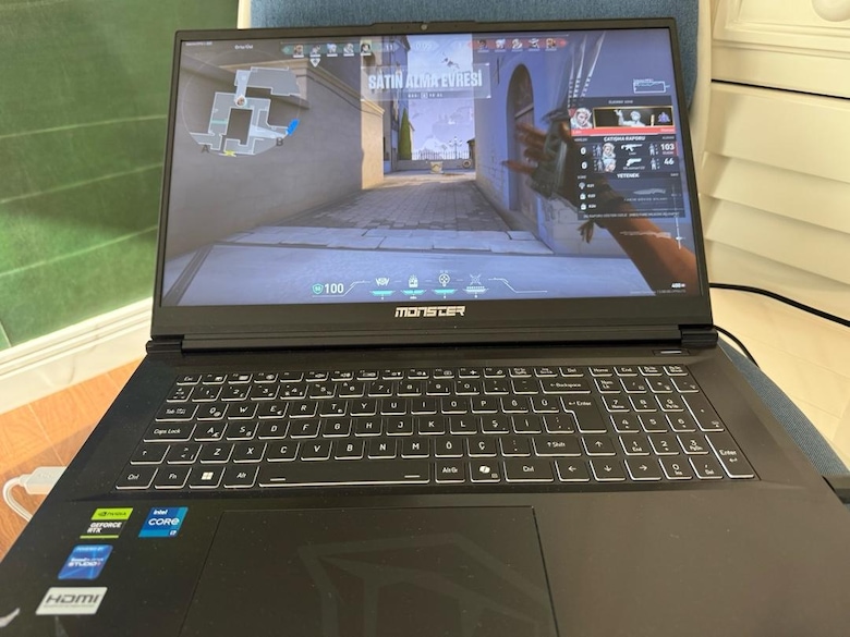 Monster Abra A7 V16.2.5 17,3" Oyun Bilgisayarı