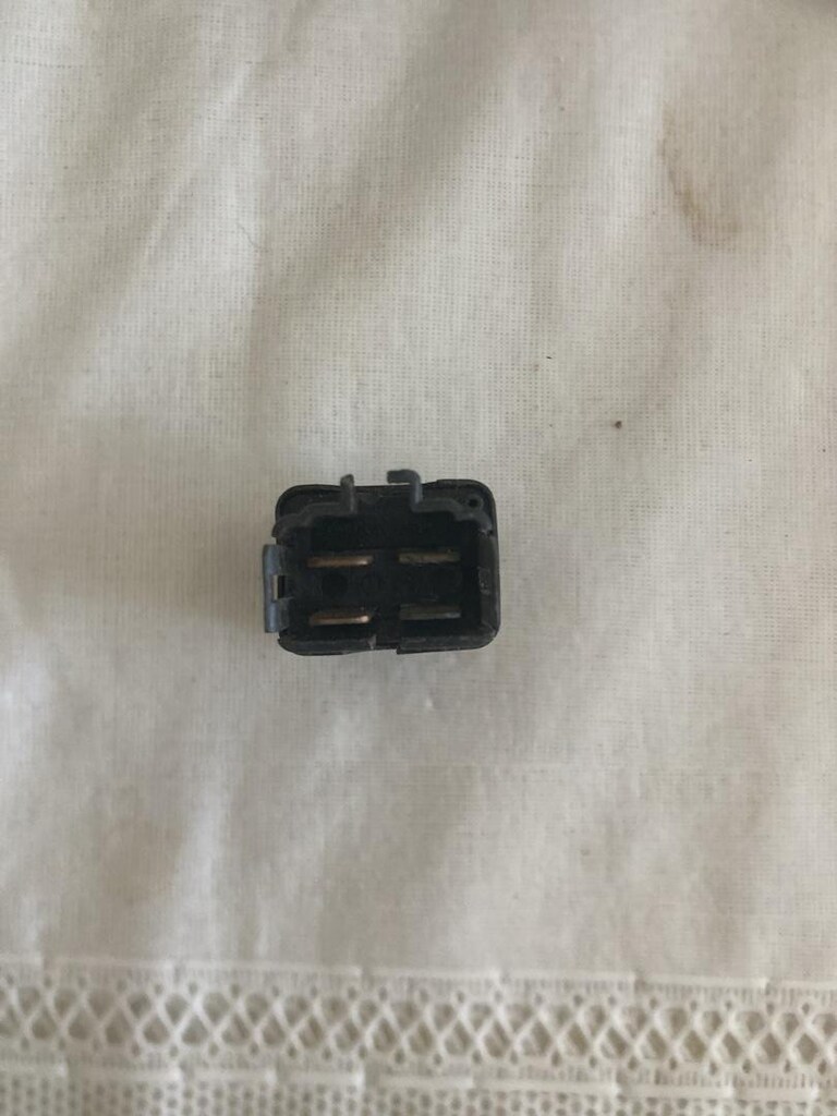 Suzuki Swift röle-Sigorta ve kontrol düğmeleri - 3