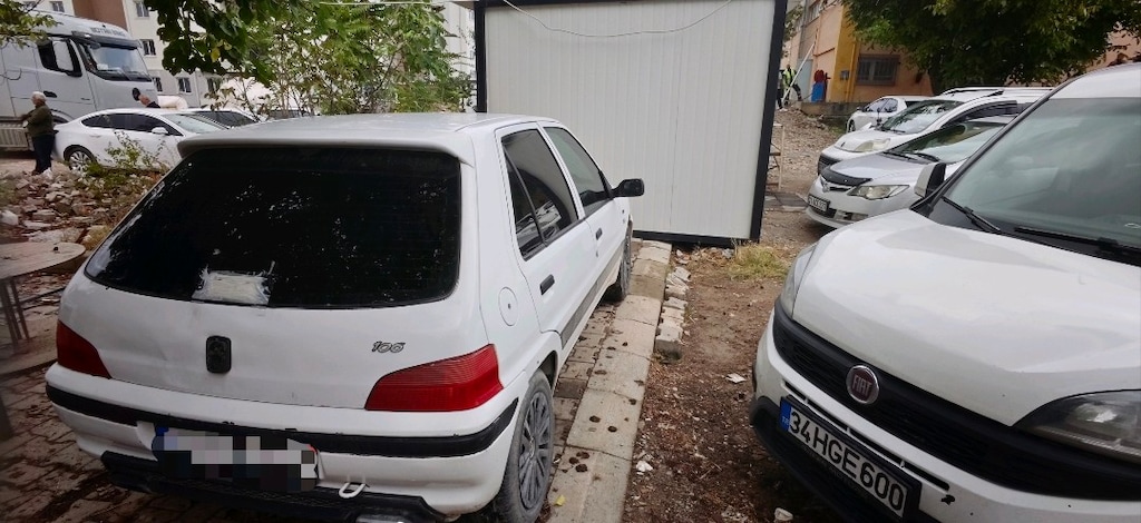 99 Peugeot 106 - 2