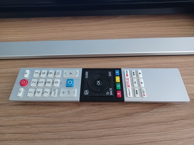 TOSHIBA 50'' Televizyon yeni gibi durumda. youtube, internet, her sey