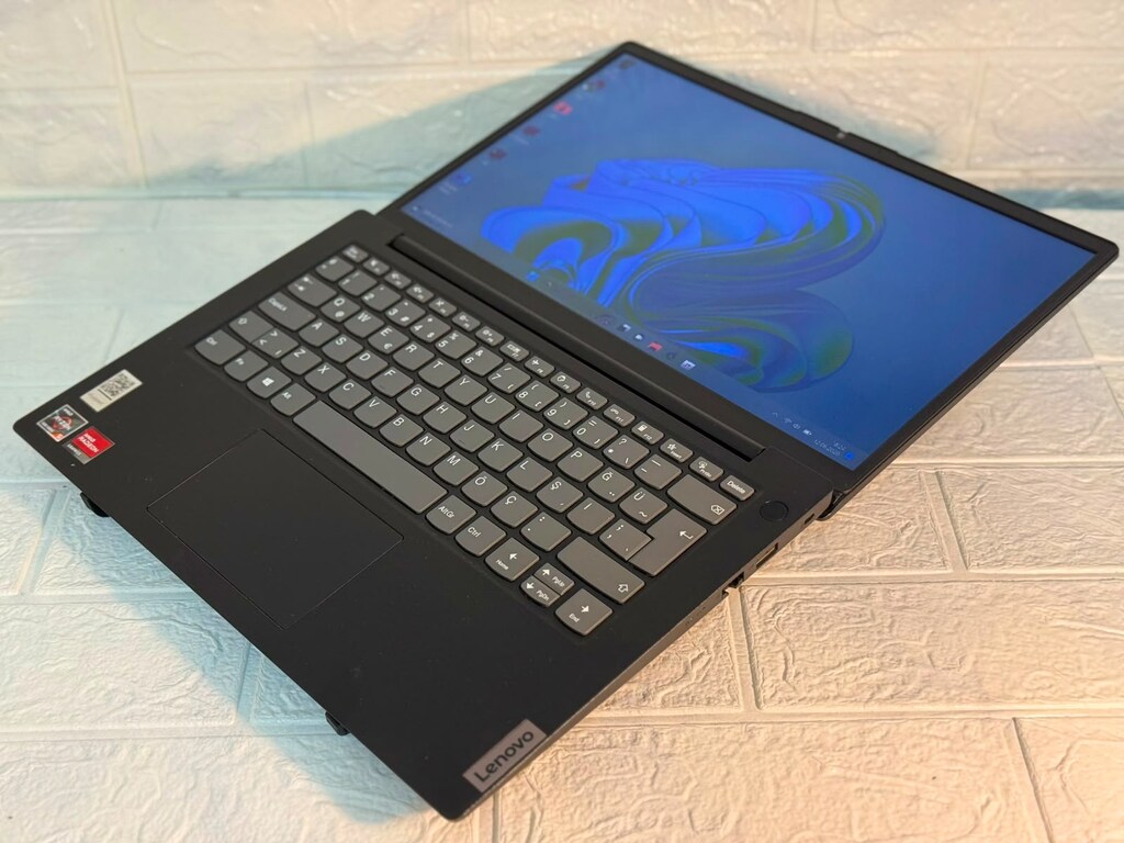 Ryzen 5 5000 Series - 8 gb Ram - 256 gb M2 SSD - Lenovo Laptop - 2