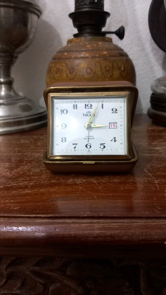 Avrupa seyahat saati. Alarımlı , takvimli - 2