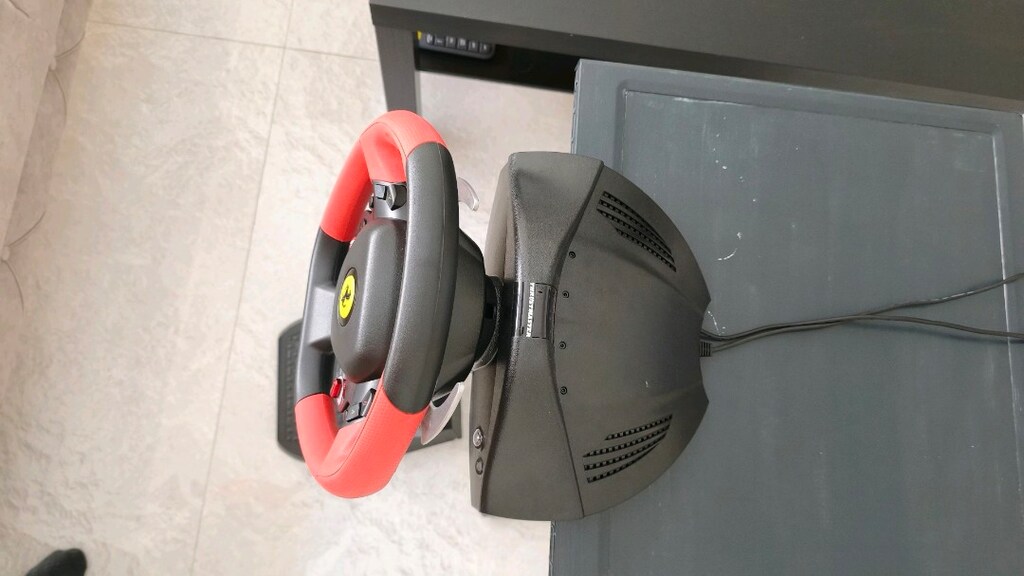 Thrustmaster 458 ferrari - 4