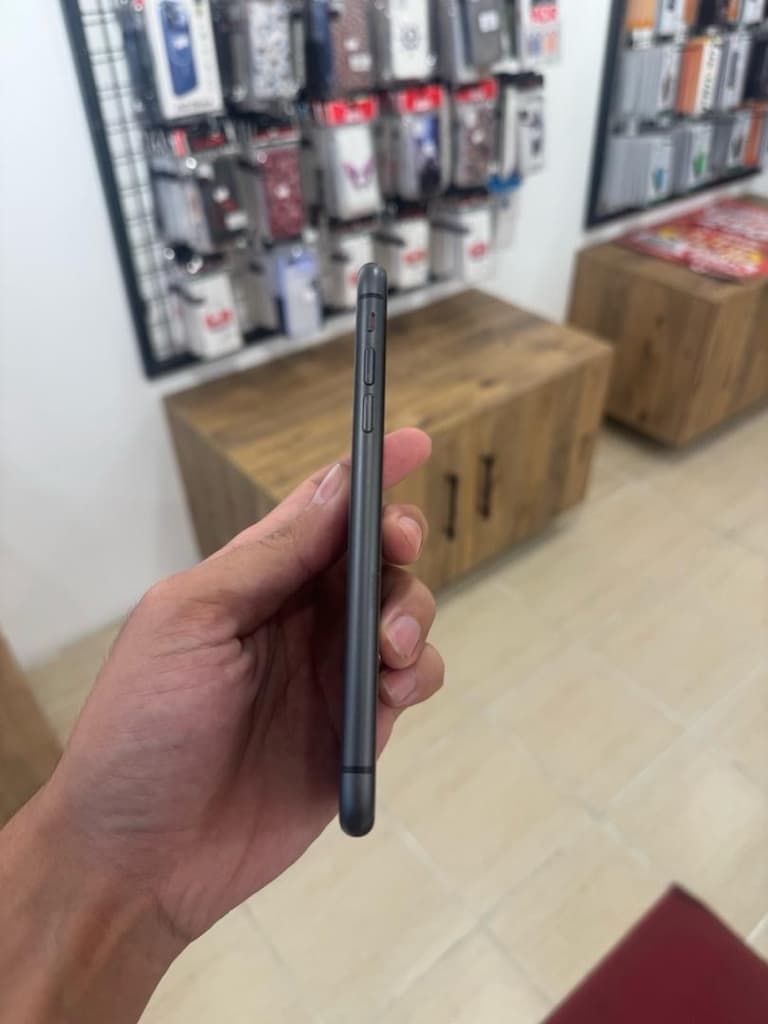 İphone 11 Siyah 64GB - 3