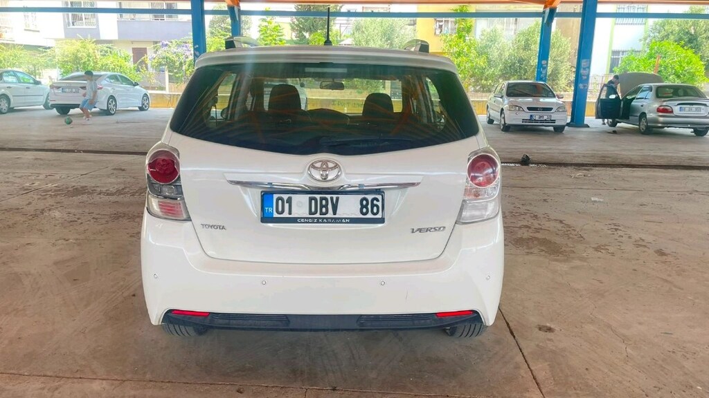 FİYATI DÜŞTÜ 2.SAHİBİNDEN Toyota Verso 940.000 - 3