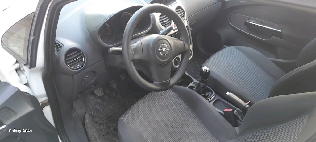 Beyaz Opel Corsa - 6