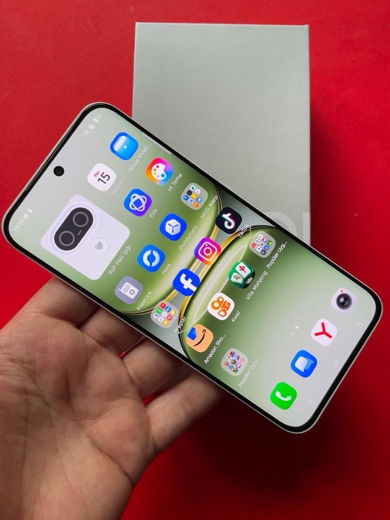 Tecno Spark Slim 5G - 2