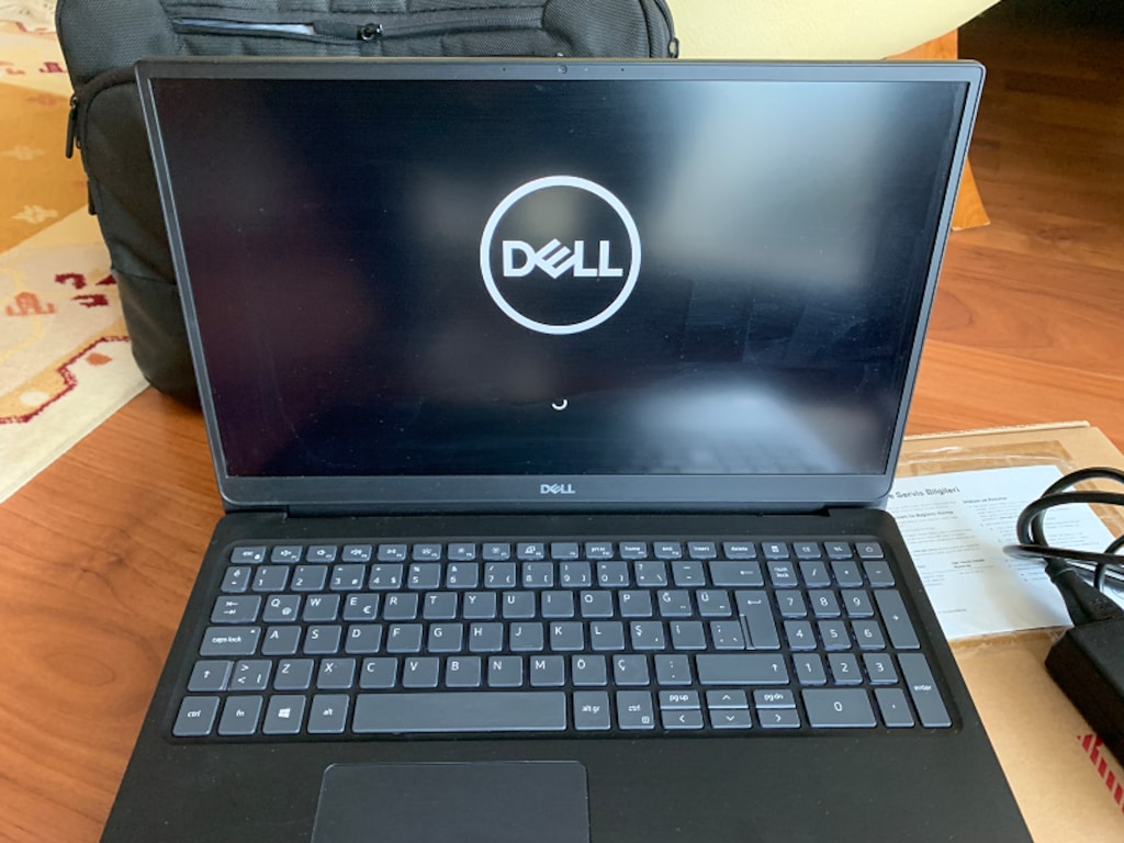Dell Vostro 5590 i7-10510U 24 GB 1 TB SSD 2GB MX250 15.6" - 3