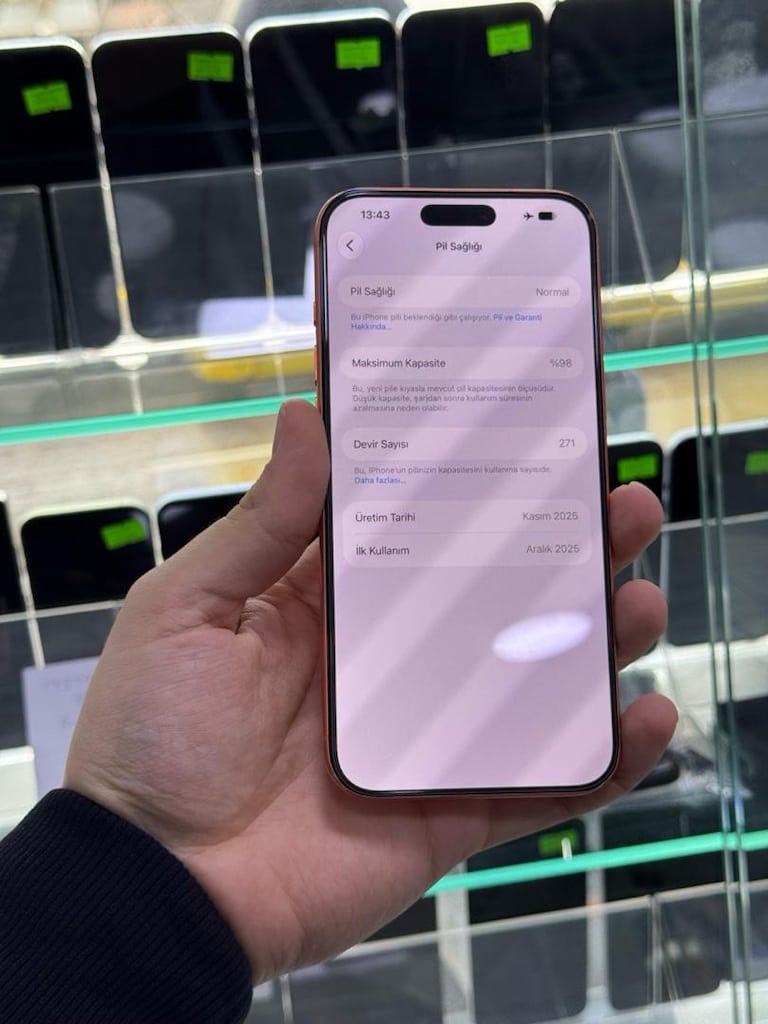 2 AY KULLANIM İPHONE 17 PRO MAX - 3