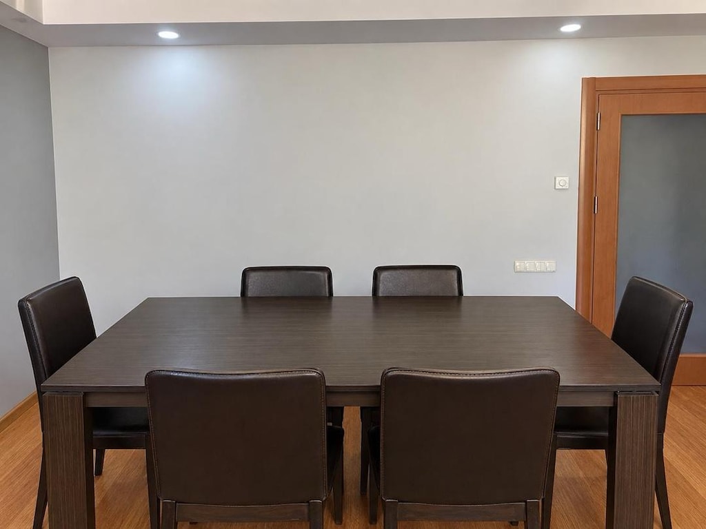 lazzoni tv ünitesi ve yemek masa sandalye - sehpa -10000 tl - 2