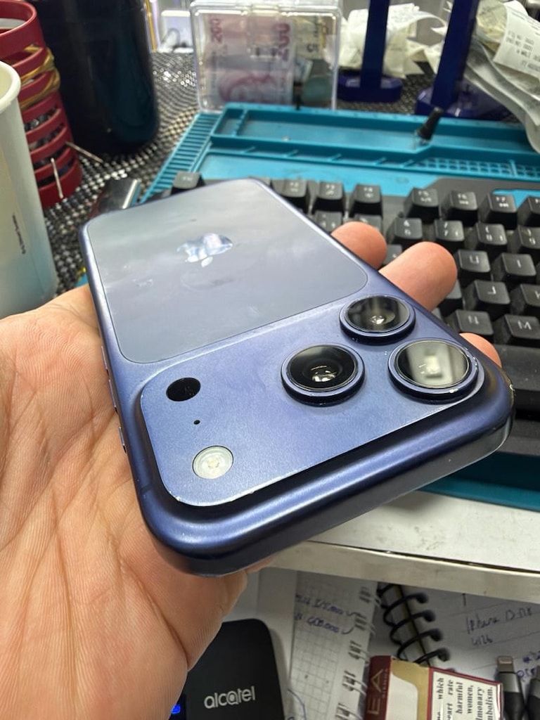 APPLE 17 PRO 256 GB - 3