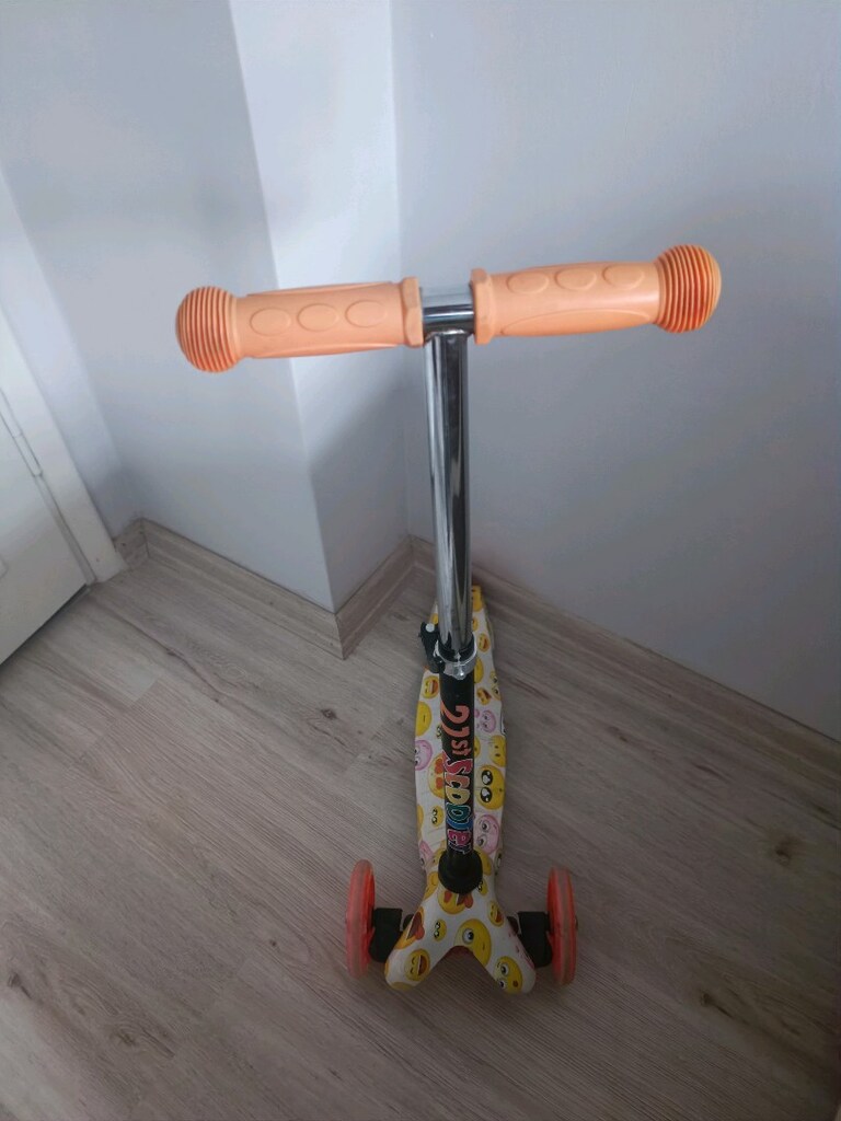 3 Tekerli Emojili Scooter - 2