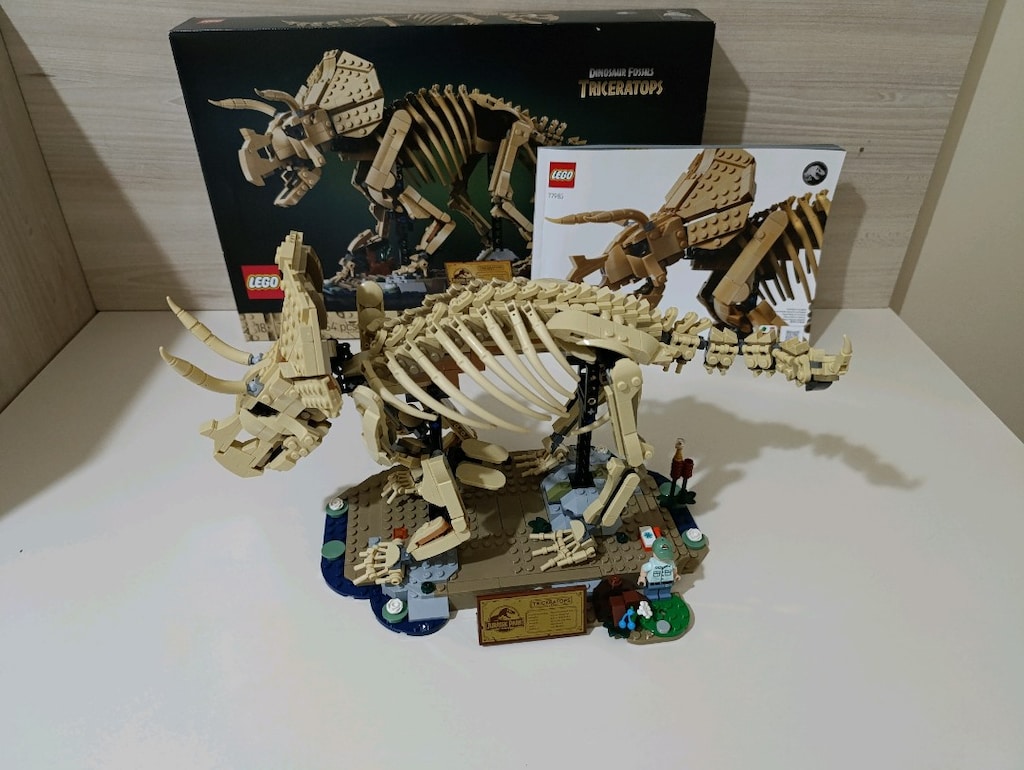 LEGO Jurassic Park 77985 - Dinosaur Fossils: Triceratops