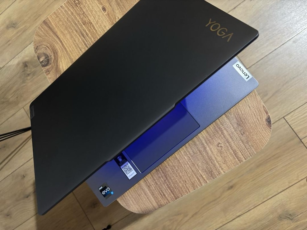 LENOVO Yoga Slim 6 Intel Core I5 8GB 512GB SSD OLED 14” - 6