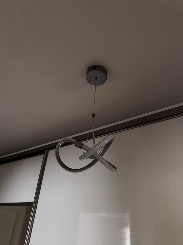 2 Adet Modern LED Avize – Şık Tasarım, Temiz ve Kullanıma Hazır - 2