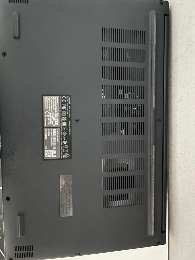 ASUS Vivobook laptop - 7