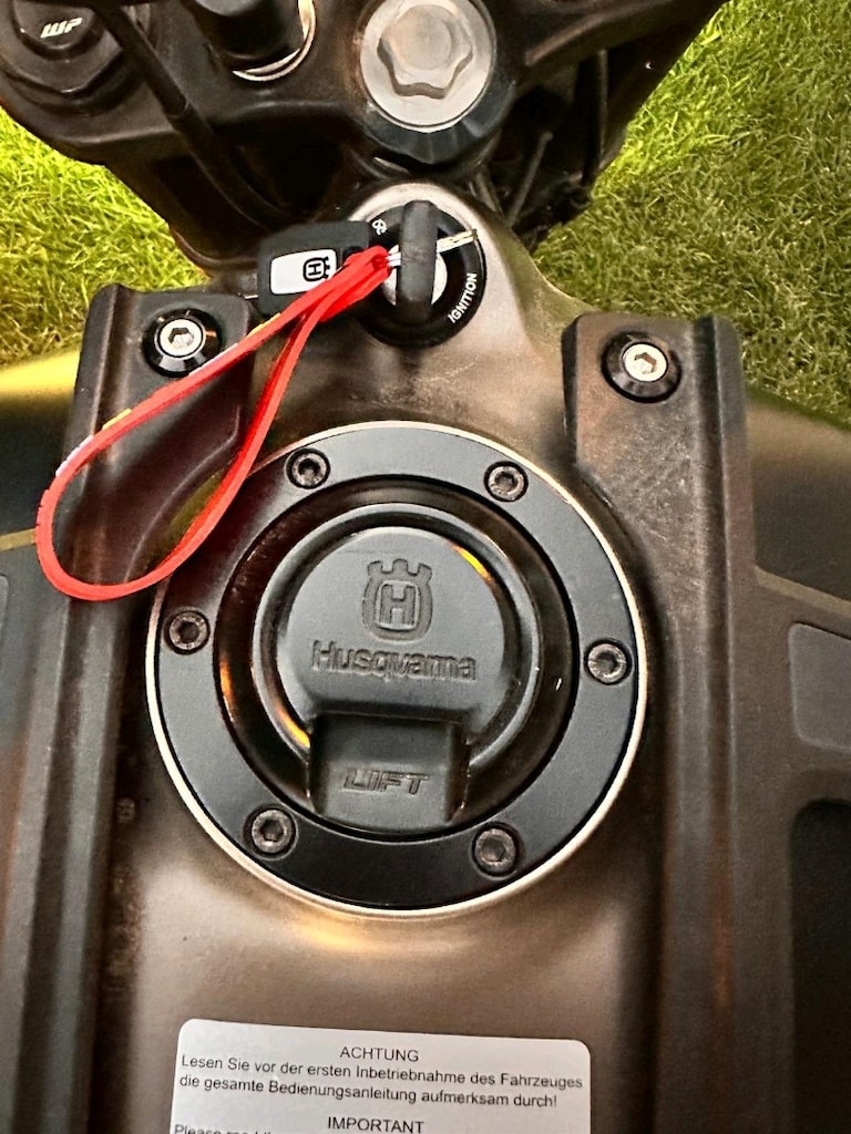 husqvarna svartpilen 250 - 5