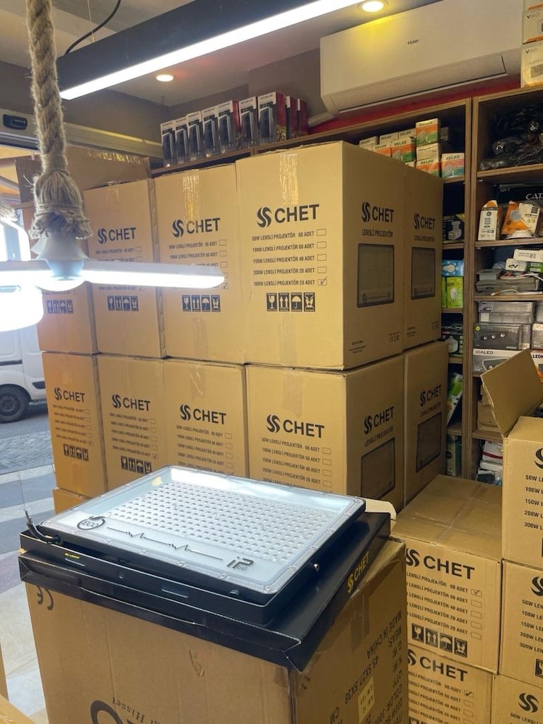 300WATT LED PROJEKTÖR BEYAZ MERCEK İP66 - 2