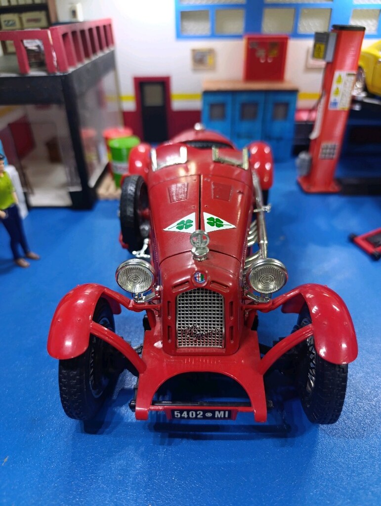 ALFA ROMEO MONZA 1934 BURAGO 1/18 - 5