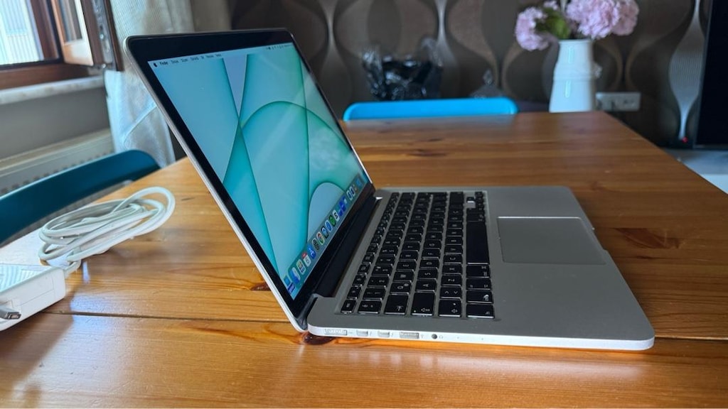 TERTEMİZ RETİNA MACBOOK PRO 13" 500gb SSD - 2