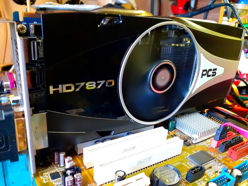 Sapphire HD 7850 1GB Ekran Kartı - 2