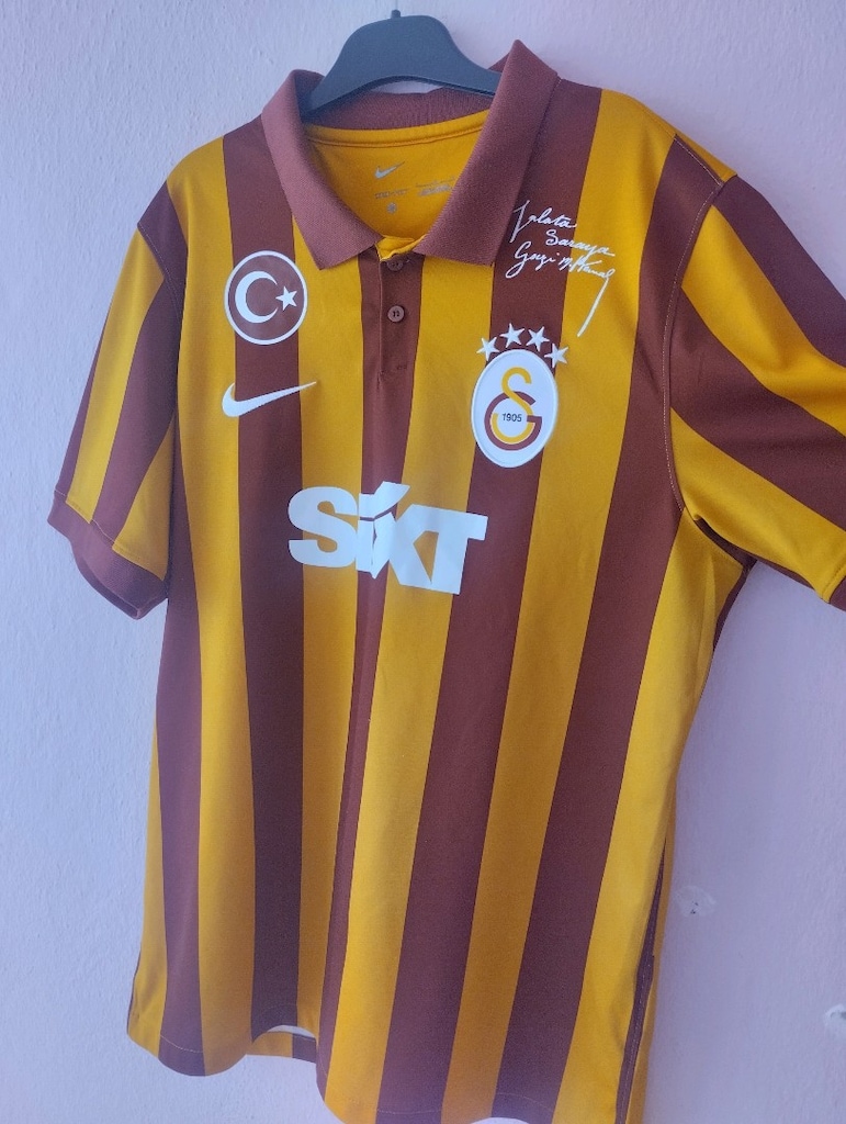 ORJİNAL 100. YIL FORMA VE ORJİNAL KOLESİYONLUK ÇAKMAK