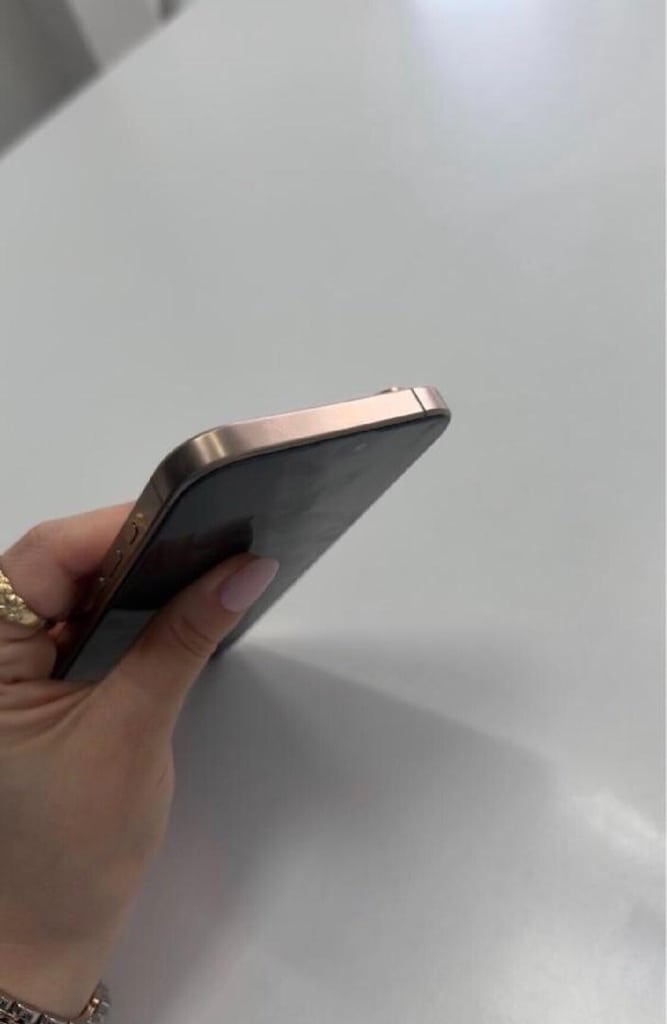 iPhone 16 Pro Max Türkiye Garantili Tertemiz