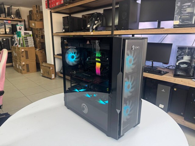 KASA*RYZEN 7 5800X İŞLEMCİ*32GB RAM*1TB HDD*500GB SSD*RX6900XT 16GB EK