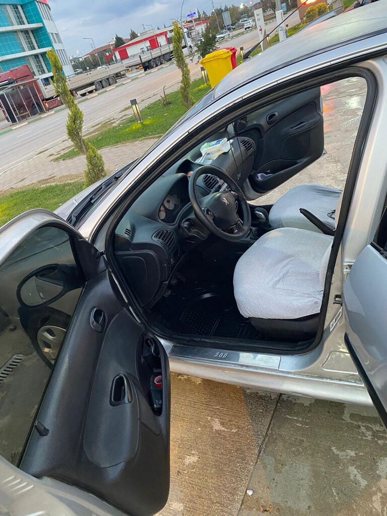 Peugeot 206 - 10