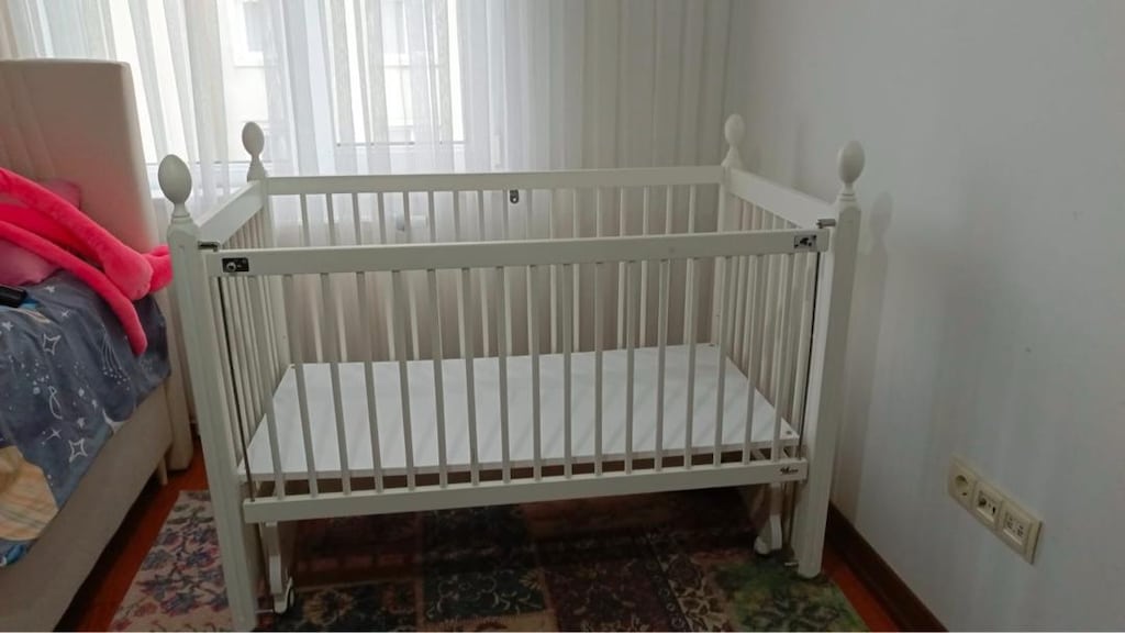 anne yanı bebek beşiği - 7