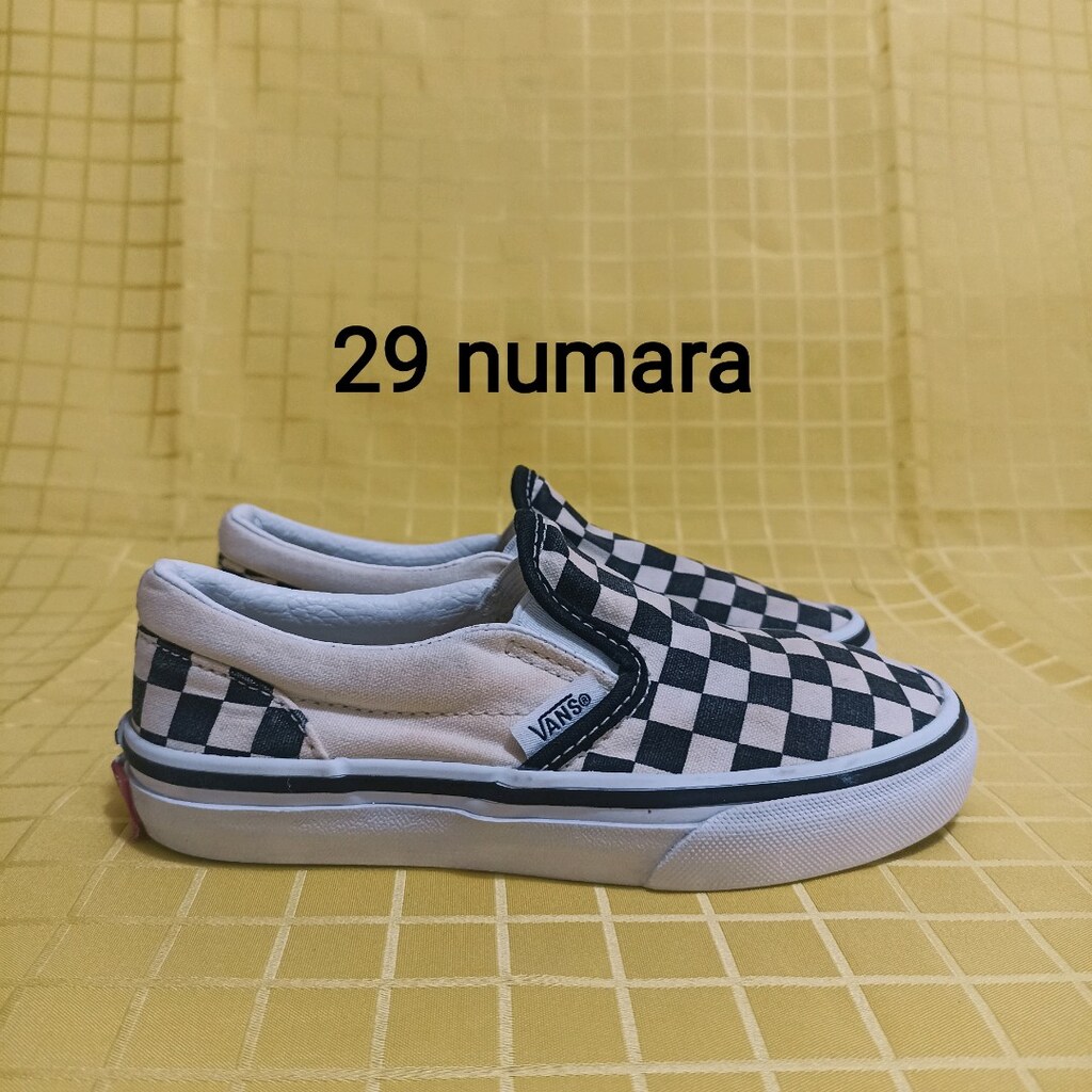 29 numara orjinal VANS marka spor ayakkabı.