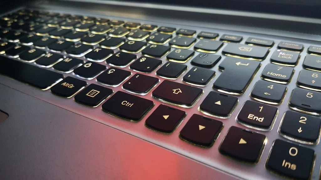 Oyuncu Dev 17.3 inch Lenovo i7qm Nvidia, Yeni Pil, 8gb, SSD Çift Disk - 7