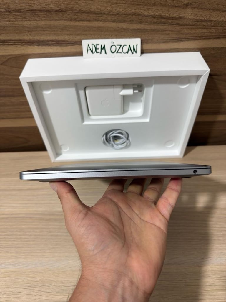MacBook Pro / M2 / 13 inç / 16 GB Ram / 1 TB Ssd - 6