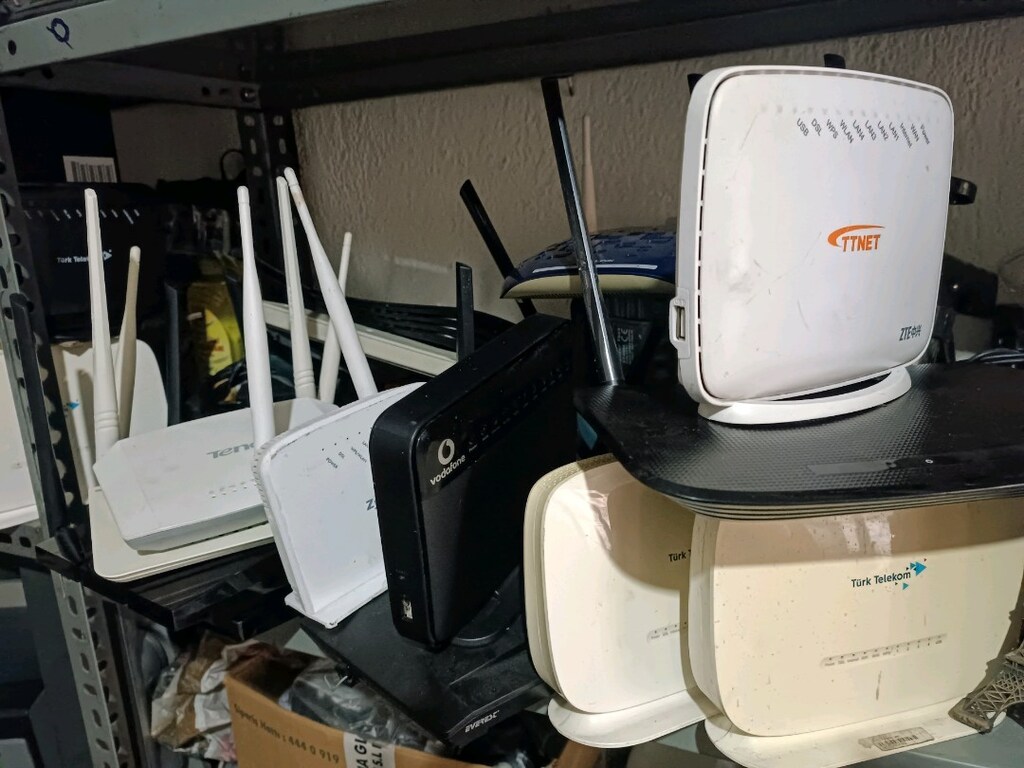 VDSL Adsl routor çeşitleri vardır adet 475 tl - 2