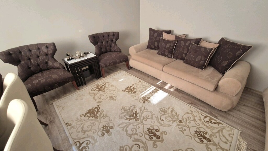 Titiz ve temiz kullanılmış yeni gibi 3+2+1+1 ve masa sandalye takımı - 2