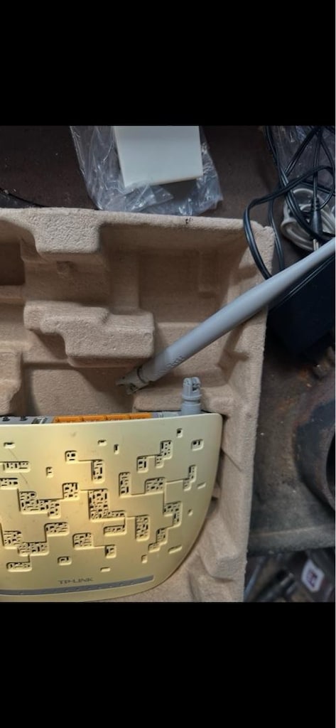 modem sorunsuz çalışıyor.antenin biri kırık.malzemeleri tam - 2