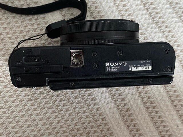 Sony RX100 III (DSC-RX100M3) | Zeiss Lens | Full HD | Wi-Fi | Temiz